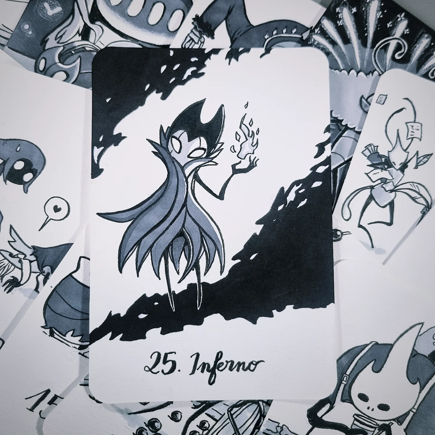 Le Maître de la Troupe Grimm, une flamme dans la main.