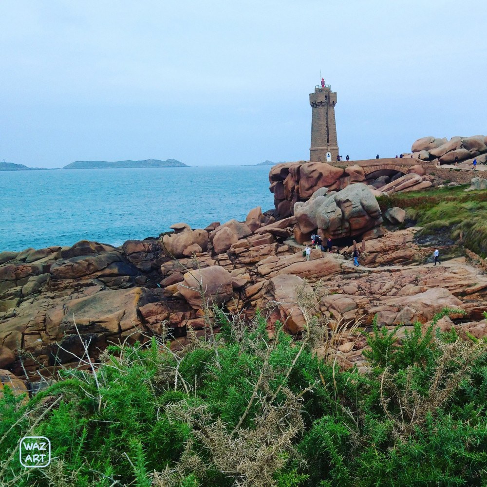 On a eu la flemme de se taper la balade dans les rochers pour aller jusqu'au phare. Feignasse style ;-)