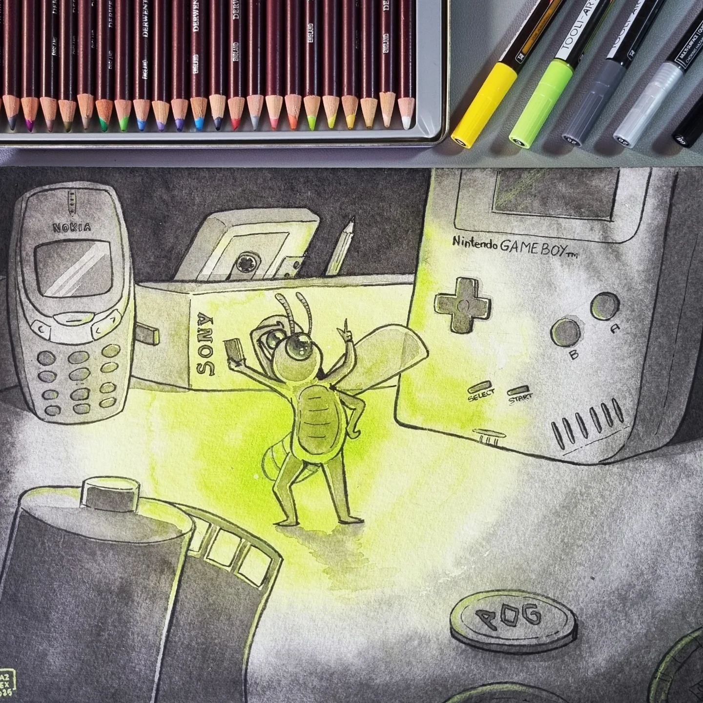 une luciole qui se prend en selfie dans la pénombre, devant des objets d'une génération passée : game boy, walkman, cassette audio, pogs, nokia 3310...