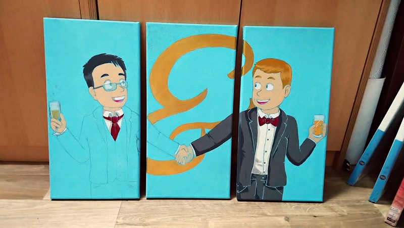 photo des toiles avec un début d'aplats de couleur pour Patrick et & en peinture dorée